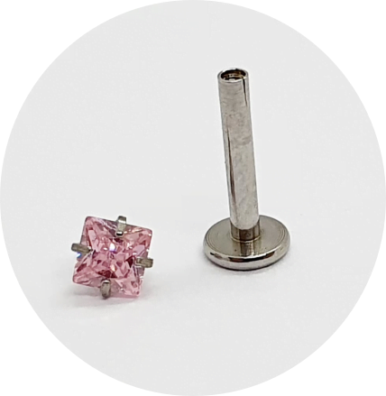 Labret Zircônia Quadrada Rosa Claro Prongset