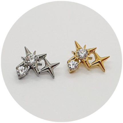 Labret Estrelas com zircônias - Natural e PVD Gold - haste em titânio natural