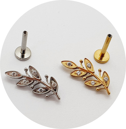 Labret Galho com zircônia cravejada - Natural e PVD Gold