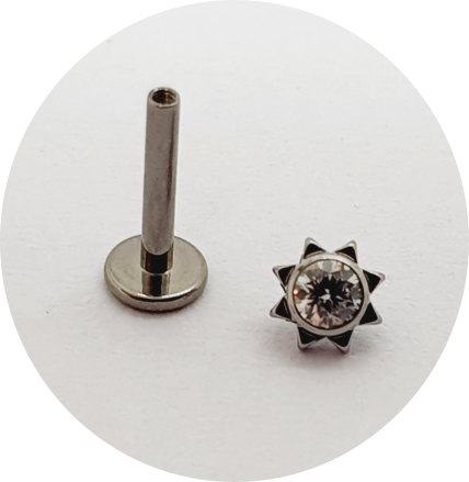 Labret Mini Sol com zircônia central M3