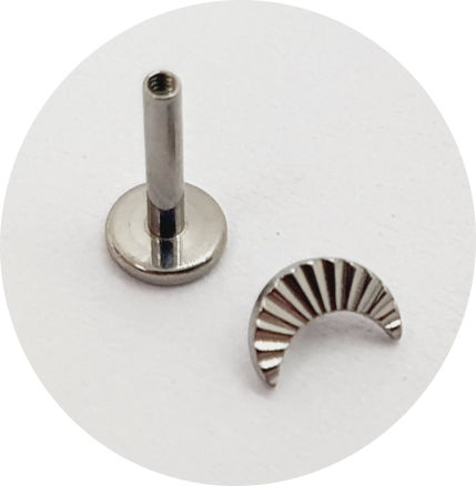 Labret Lua Riscada
