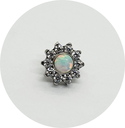Labret Mini Flor Opala Branca e Zircônias