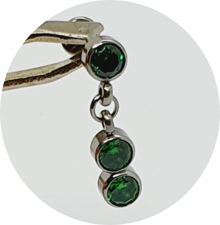 Labret Zircônia verde com pingente 3P
