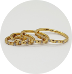 Segmento Articulado talhado com Zircônias Cravejadas (Natural e PVD Gold) - Imagem 2