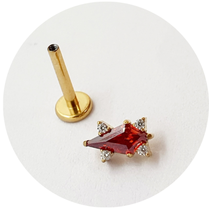Labret Zircônia Vermelha Losângo PVD Gold