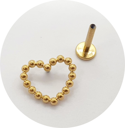 Labret Coração de esferas - Natural e PVD Gold