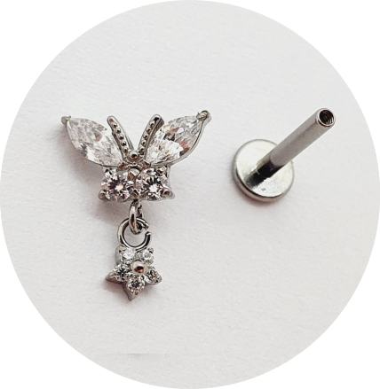 Labret Borboleta com zircônia e pingente micro flor