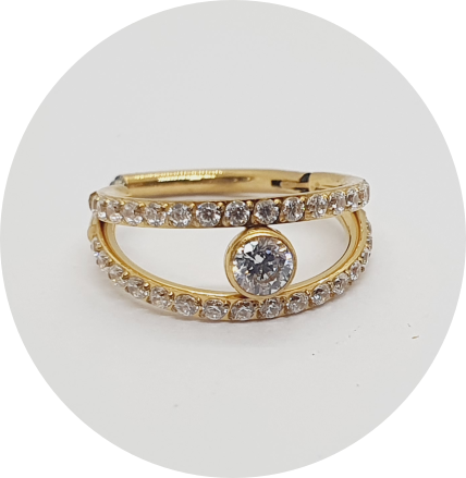 Segmento Articulado Zircônias cravejadas duplo com zircônia central PVD Gold