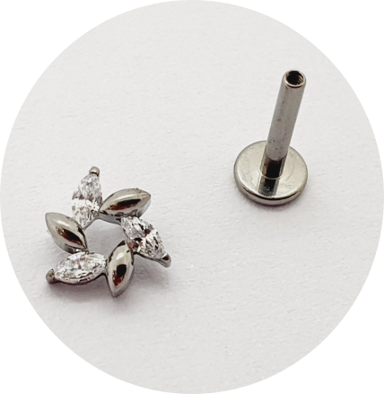 Labret Círculo de navetes com zircônia