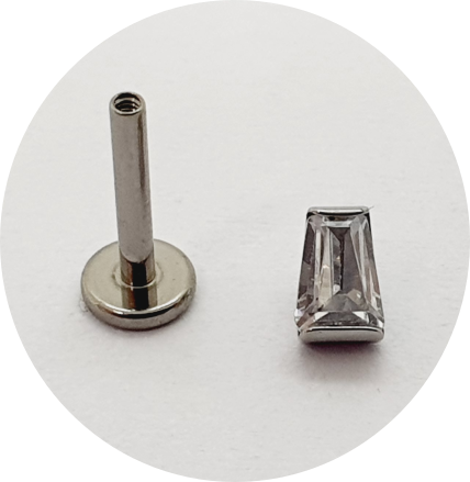 Labret Zircônia Retangular M2