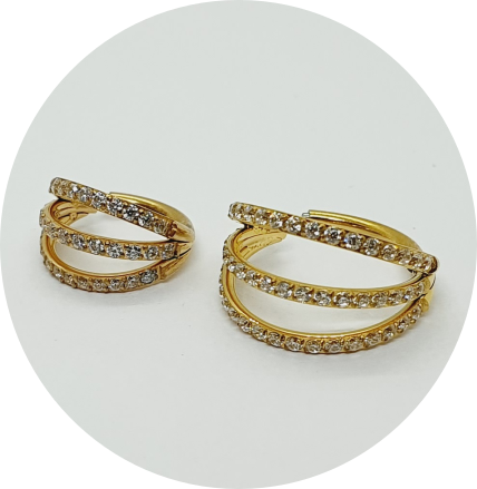 Segmento Articulado Triplo Zircônias cravejadas PVD Gold