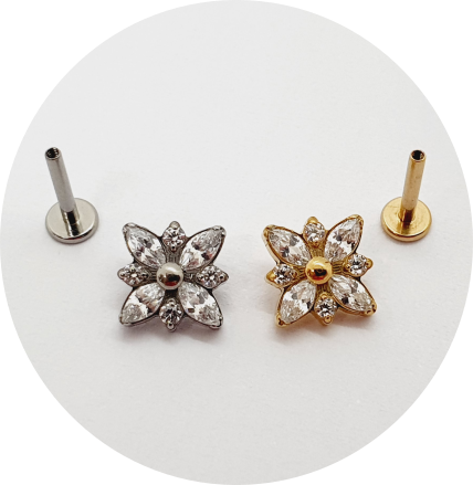 Labret Flor Zircônia 8P - Natural e PVD Gold