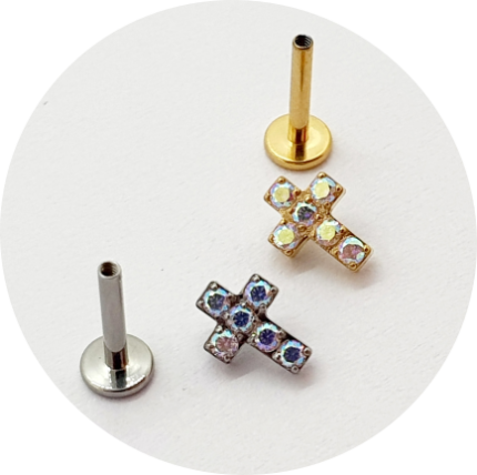 Labret Cruz Zircônia Furta-cor cravejada - Natural e PVD Gold