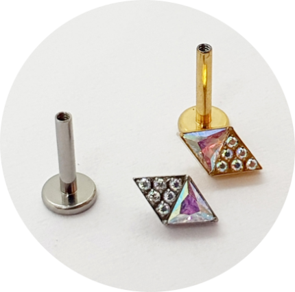 Labret Duplo Triângulo Zircônia Furta-cor - Natural e PVD Gold