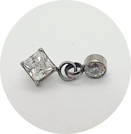 Labret Zircônia Square Prongset com pingente