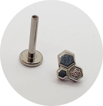 Labret Favo de Mel Zircônia Rosa