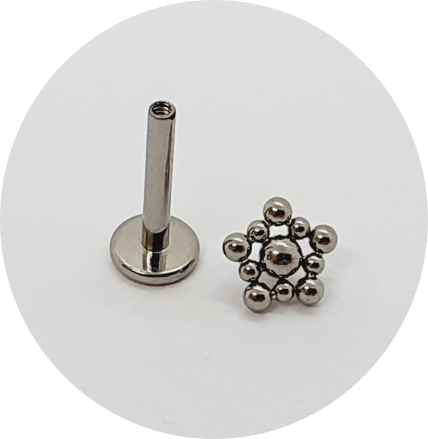 Labret Pentágono de esferas