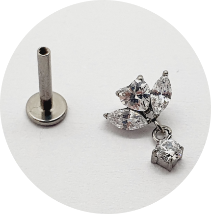 Labret Zircônia Coração com navete e pingente