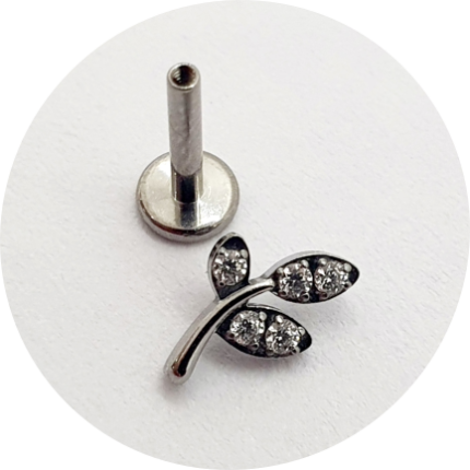 Labret Folha com Zircônias cravejadas