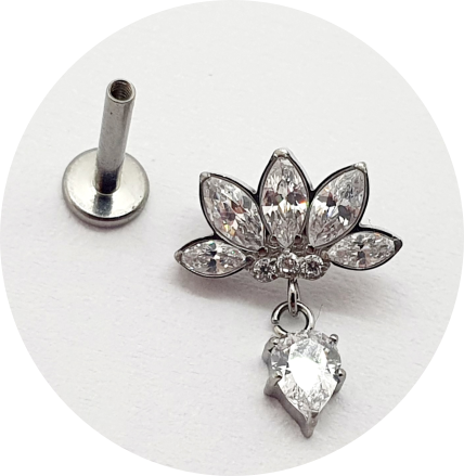 Labret Zircônia Flor de navete com pingente