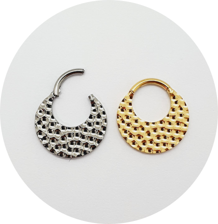 Segmento Articulado Chapa Larga Martelada - Natural e PVD Gold