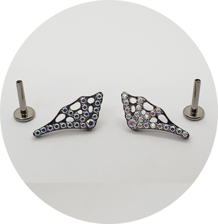 Labret Teia de Aranha Zircônia Furta-cor cravejada - natural e PVD Gold