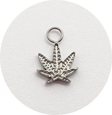 Pingente mini folha de cannabis