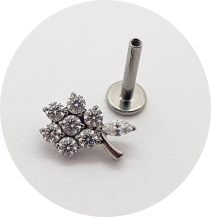 Labret Flor de zircônia M2