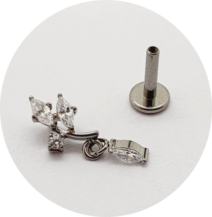 Labret Ramo de Folhas de Zircônia com pingente