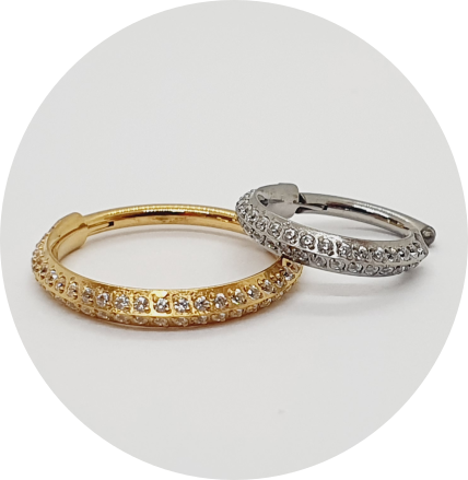 Segmento Articulado Côncavo Zircônias cravejadas - Natural e PVD Gold