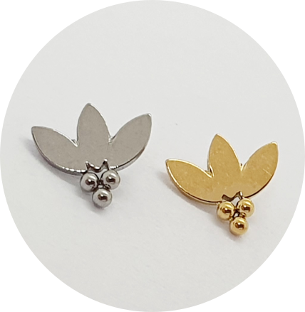 Labret Micro Flor de Lótus 3B - Natural e PVD Gold
