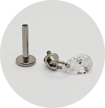 Labret Cone com pingente em gota de zircônia