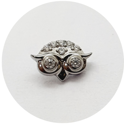 Labret Mini Coruja Zircônias cravejadas