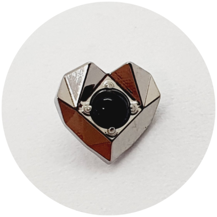 Labret Coração talhado com zircônia black