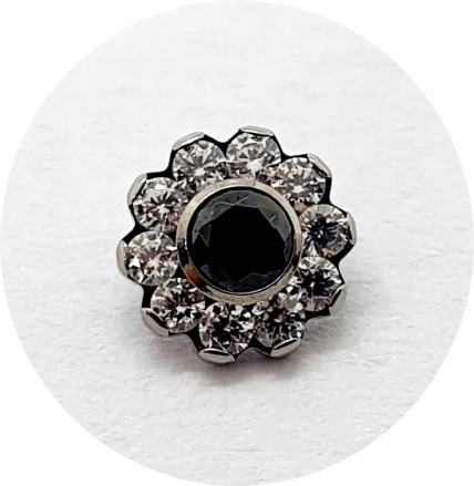 Labret Flor de Zircônia Preta e Branca